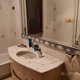mobile bagno con specchio
