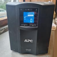 Gruppo di continuità APC Smart-UPS C1500 