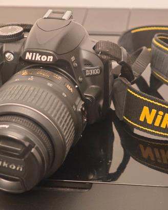 Nikon D3100 + Obiettivo 18-55 + 1 Batteria