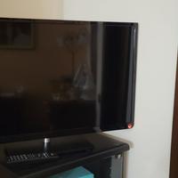 Televisore Toshiba 32" con telecomando € 70,00.