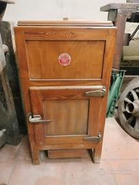 Antica Ghiacciaia in Legno "Siberia" vintage