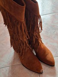 Stivali scamosciati con frange