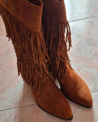 Stivali scamosciati con frange