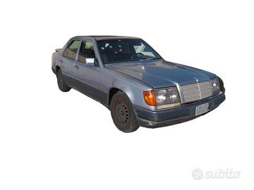 Mercedes W124 200E Demolita - Per Ricambi
