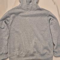 felpa grigia con cappuccio