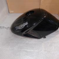 Serbatoio benzina triumph speed triple 1050