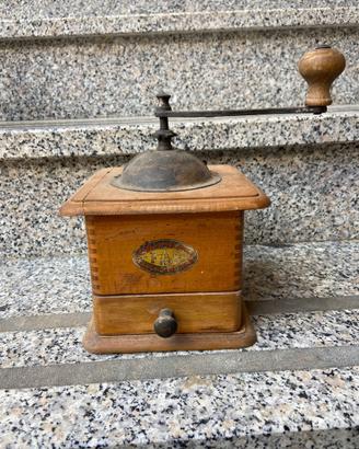 Coppia di macinacaffè vintage