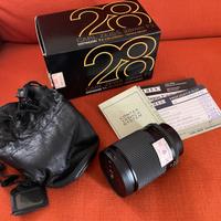 Carl Zeiss Distagon 28 mm f/2 T*, attacco Contax Y