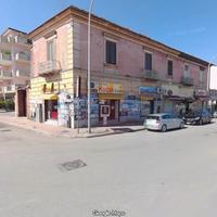 Centralissimo locale con 3 vetrine v.appia smcv