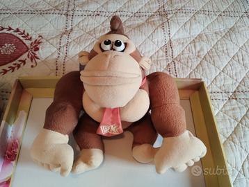 Pupazzo donkey kong di super mario