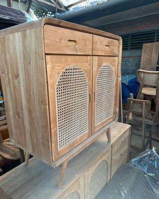 Credenza artigianale in legno e rattan fatta a man