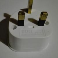 Adattatore da viaggio spina inglese