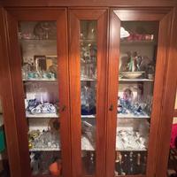 Vetrina / Cristalliera in legno massello con vetri