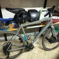 Bici gravel cannondale topstone