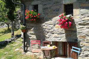 Piccola baita indipendente in montagna