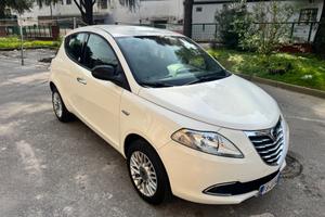 Lancia Ypsilon 0.9 TwinAir 85 CV 5 porte Metano Ec