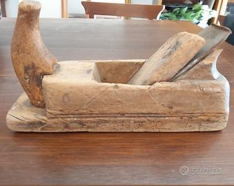 Pialla in legno antico