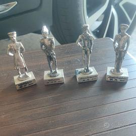 4 soldatini della Finanza da restaurare