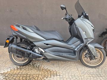 Yamaha X-Max 300 TECH MAX