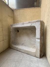 Lavabo antico in marmo bianco anni 50 70x50