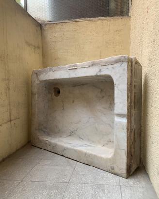 Lavabo antico in marmo bianco anni 50 70x50