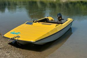 Barca trimarano