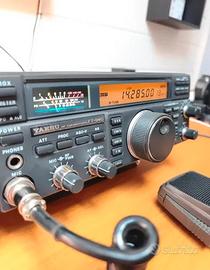 Stazione Radioamatoriale Yaesu