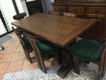 Tavolo con sedie
