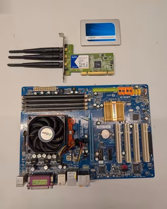 Scheda Madre + CPU +4 GB RAM Corsair + SSD 240 GB 
