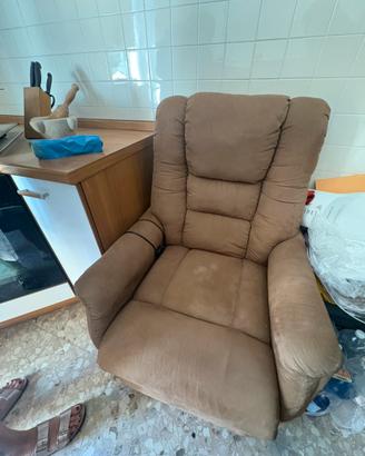 Poltrona relax elettrica reclinabile beige