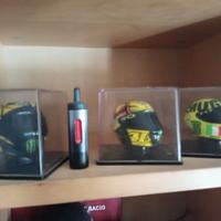 4 moto+3 caschi valentino rossi