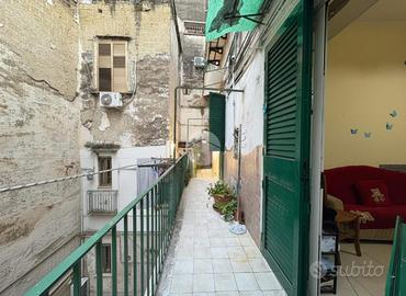 2 LOCALI A NAPOLI