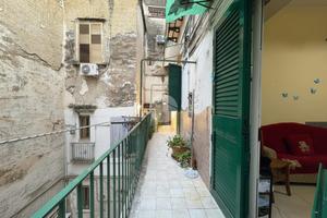 2 LOCALI A NAPOLI