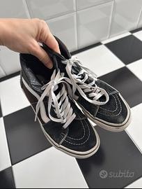 Vans bianche e nere