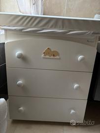 set di culla fasciatoio e cassettone