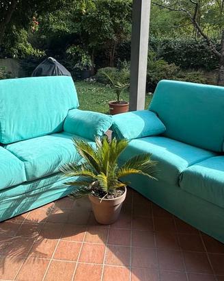 Divano 3 posti in alcantara come nuovi.