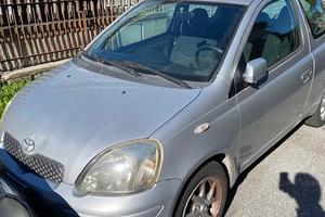 Toyota  yaris sol benzina - gpl