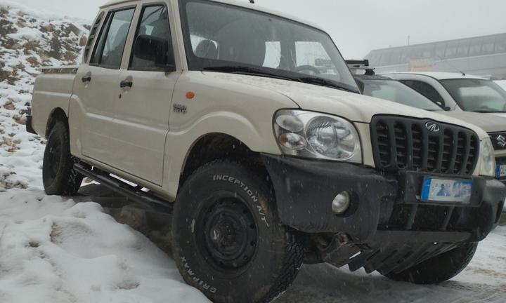 Pick up Mahindra 2.5 4x4 gancio traino