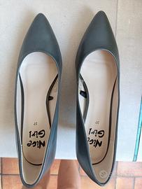 Décolleté con tacco basso