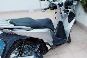 Honda SH 150 (2018) - tagliando gomme batteria '26