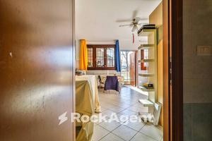 MONOLOCALE CON INGRESSO SEMINDIPENDENTE E DOPPIA E