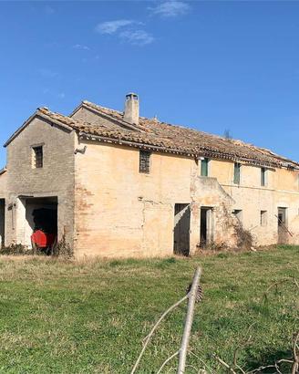 Casa colonica - Recanati (Mc)