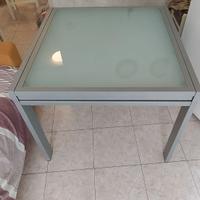 Tavolo in vetro