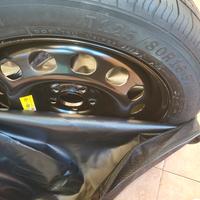 kit ruotino e cric auto