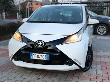 Toyota Aygo 1.0 VVT-i 69 CV 5 porte x-play