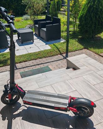 Monopattino Elettrico Majestic Lewis
