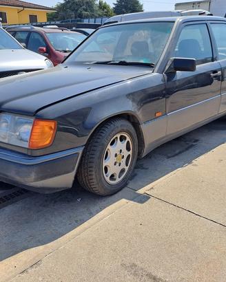 Mercedes 200 E per ricambi