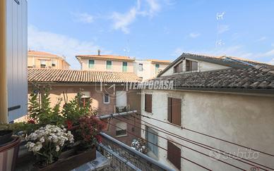 QP24 QUADRILOCALE COMPLETAMENTE RISTRUTTURATO