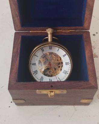 orologio da tavolo in ottone