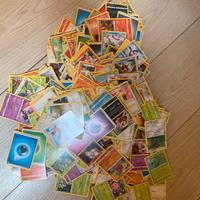 ~1kg carte pokemon comuni/non comuni/ rare/ energi